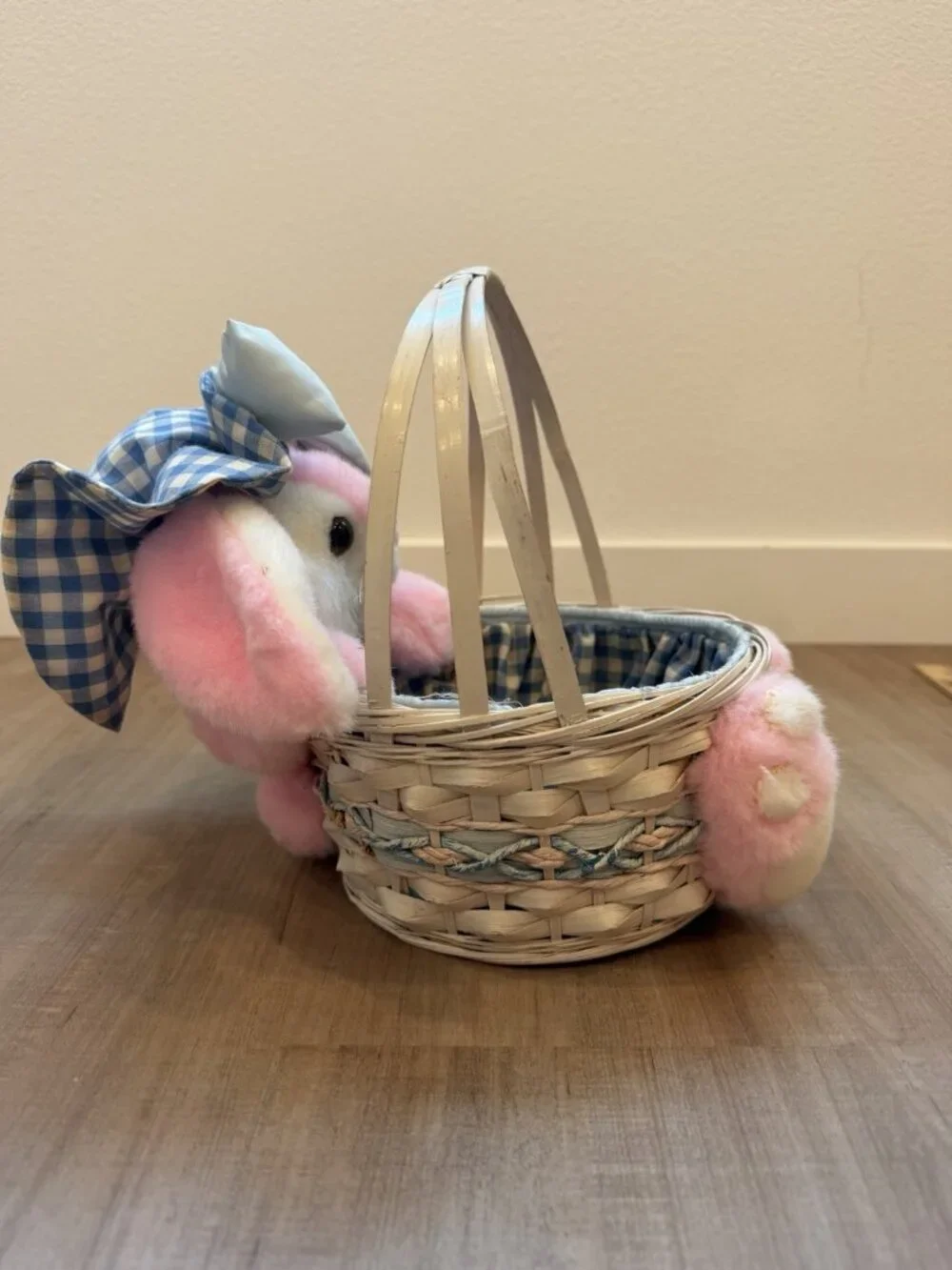 Vintage 90’s Joelson Industries Wicker Plush Easter Bunny Basket 8” Pink